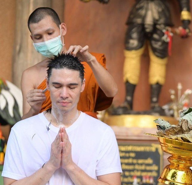 MC điển trai của Miss Grand International 2021 bất ngờ xuống tóc, nguyên nhân là gì?